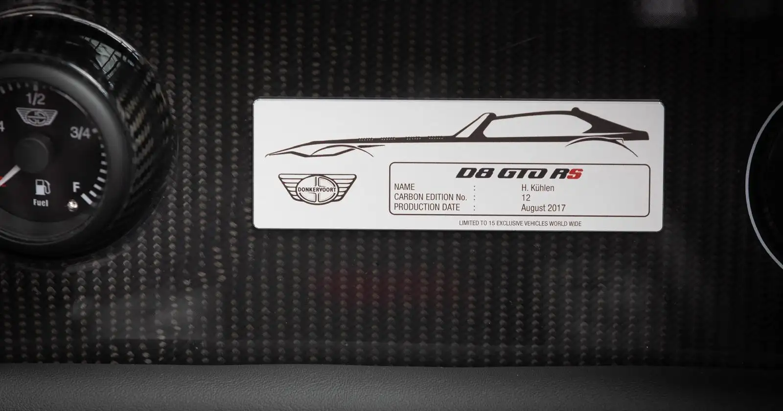 Plaque numérotée d'usine D8 GTO-RS, Carbon Edition n°12, août 2017
